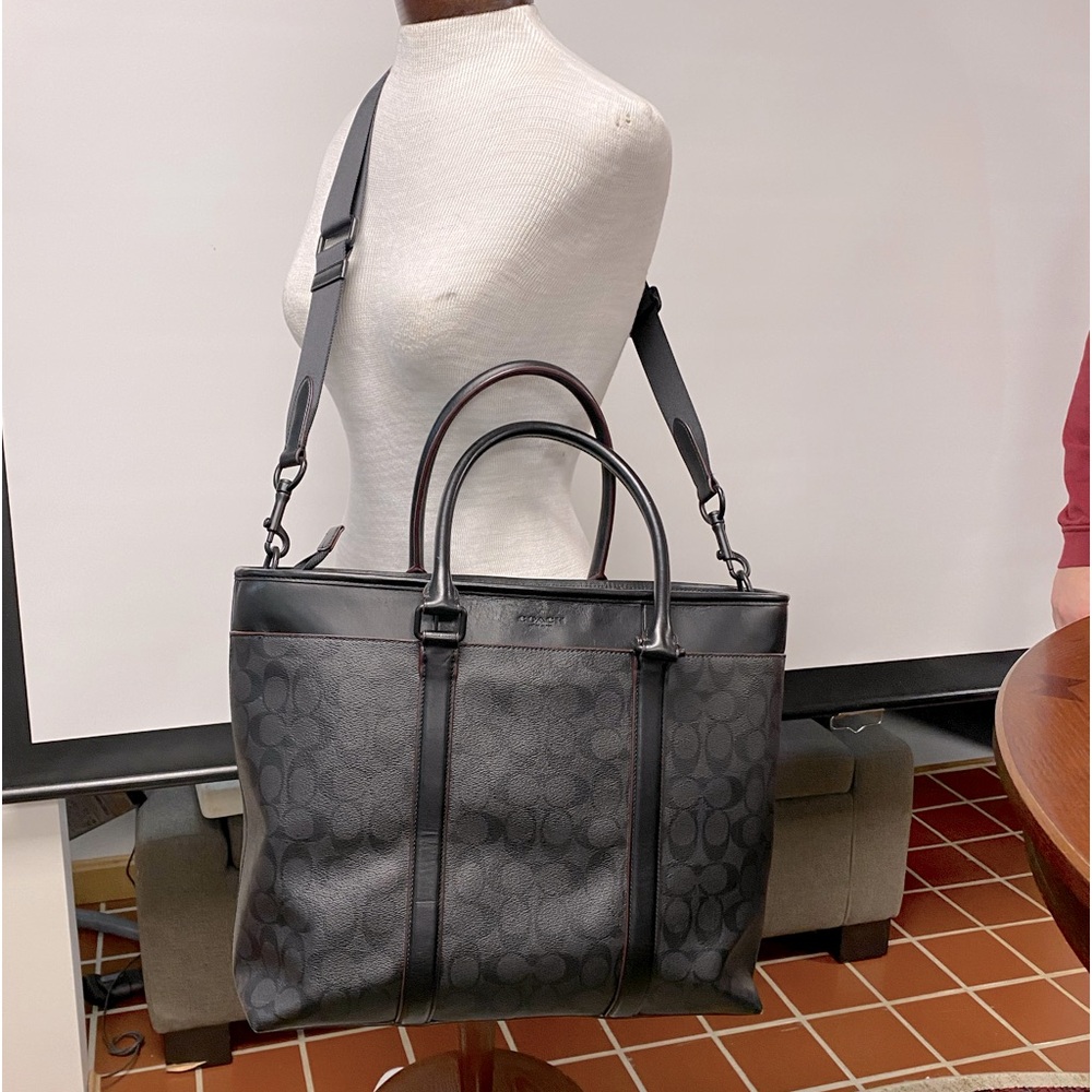 Coach work bag / briefcase, with computer compartment. Looks like new.